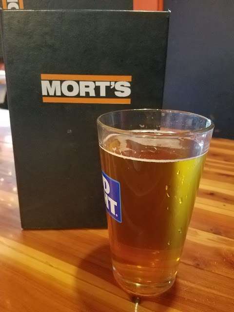 Mort's Bar & Grill